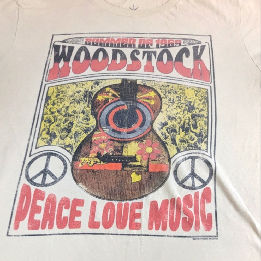 Woodstock Peace Love Music Cream Colored T-shirt Large